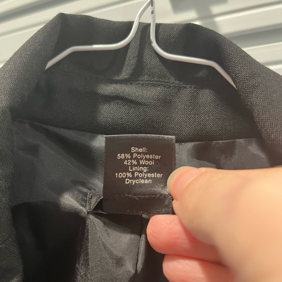 Ann Taylor Black Blazer Size 2P - Picture 6 of 8